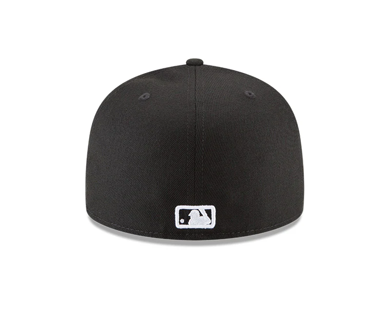 MLB Basic 59FIFTY Black/White Fitted Cap - Image 3