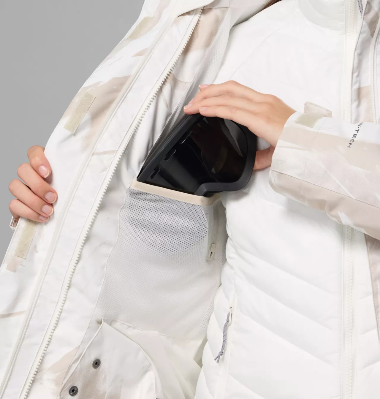 Columbia Women's Whirlibird V Printed Interchange Jacket - Image 6