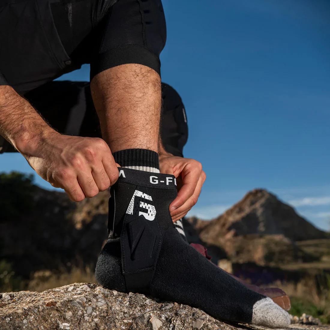 G-Form X4 MTB Ankle Guards Youth - Image 3