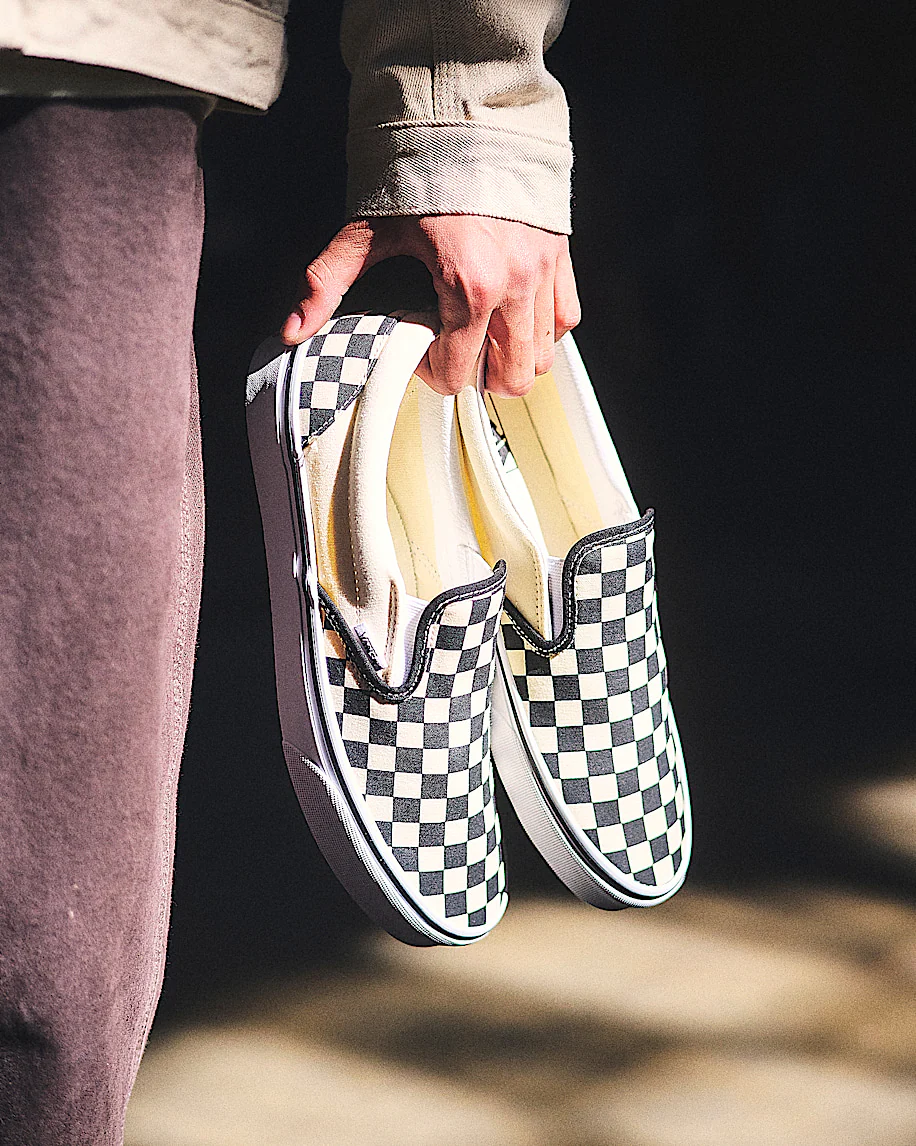 Vans Men's Classic Slip-On Shoes - Image 9