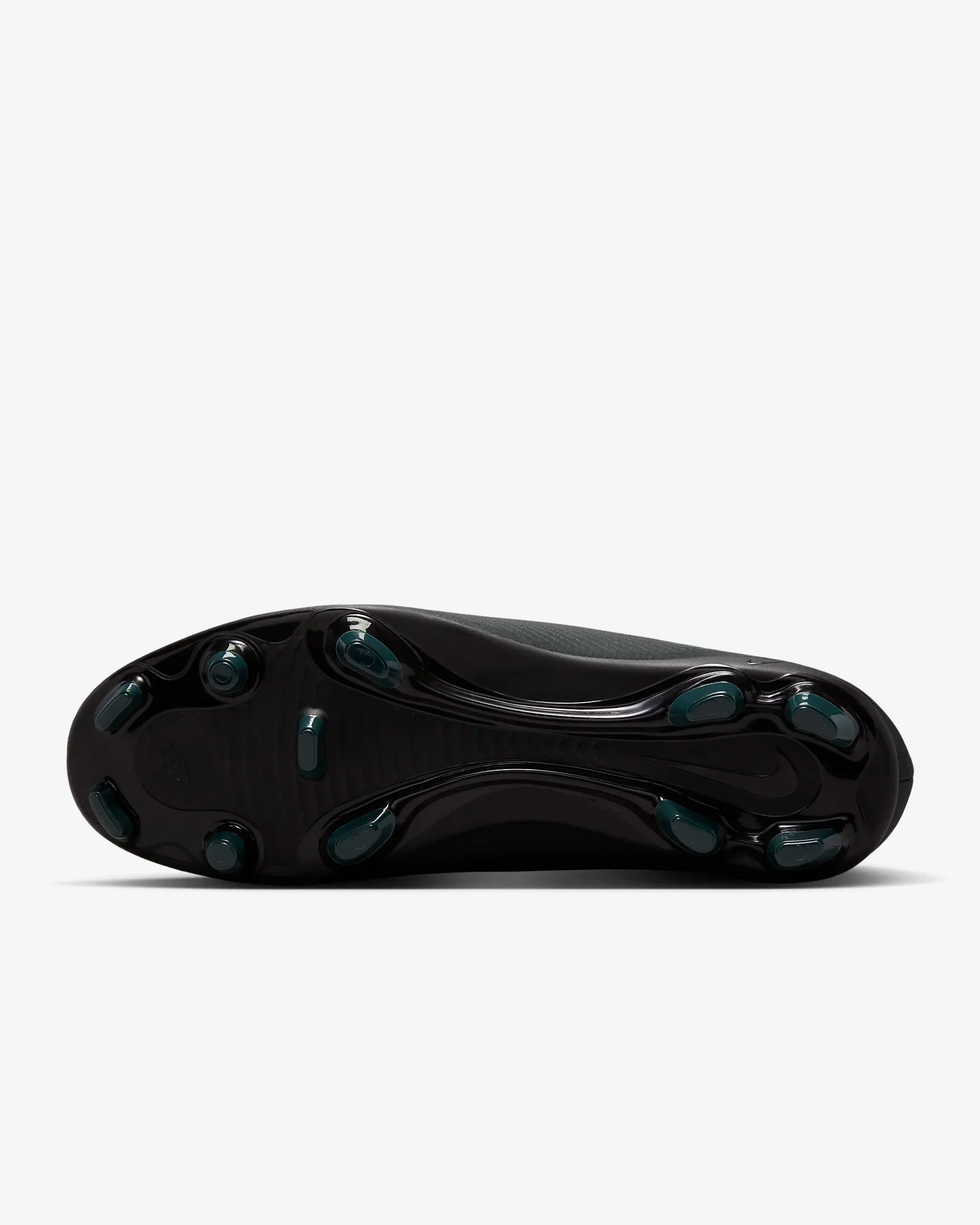 Men's Mercurial Vapor 16 Club MG Low-Top Soccer Cleats - Image 4