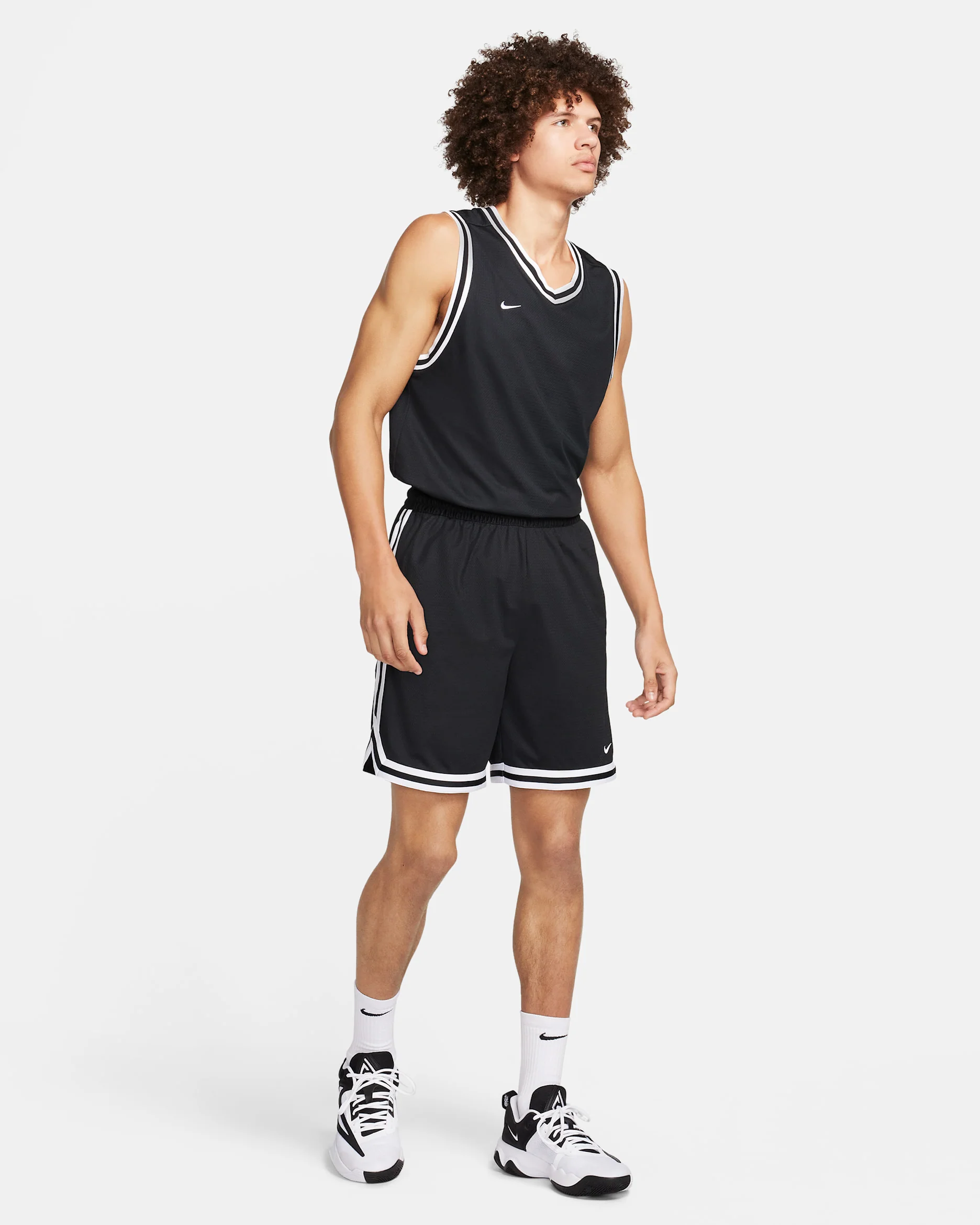 Nike Men's Dri-FIT DNA 8" Solid Basketball Shorts - Image 5