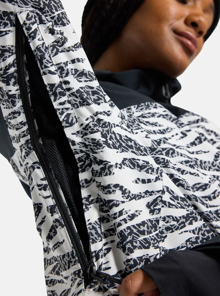 Women's Prowess 2.0 2L Jacket - Image 3